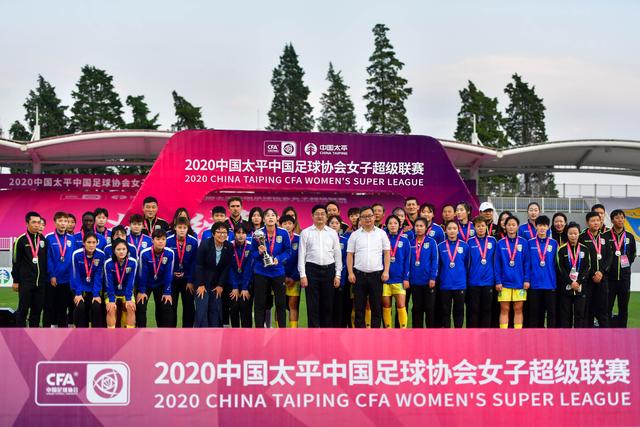 法网女单惊天冷门：五位种子一夜出局，中国独苗突围！