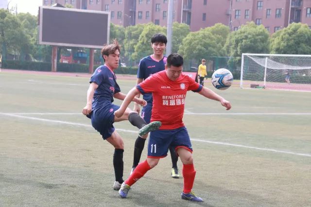 耀威猜即将挑战中国功夫之王，精彩对决引人期待！